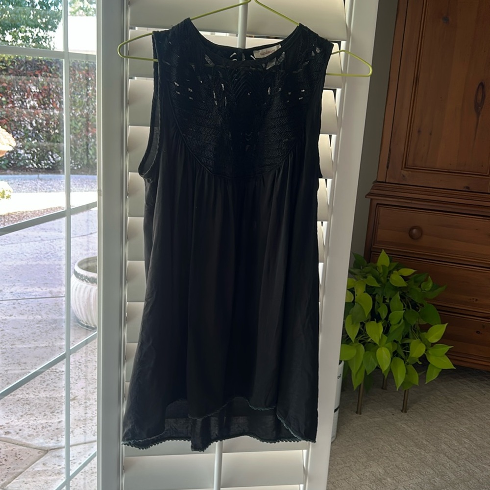 Sundance | flowy black sleeveless embroidered top blouse size XS